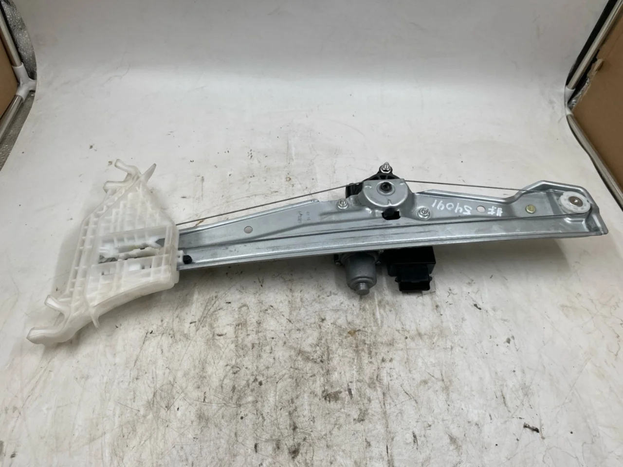 Electric window regulator, complete