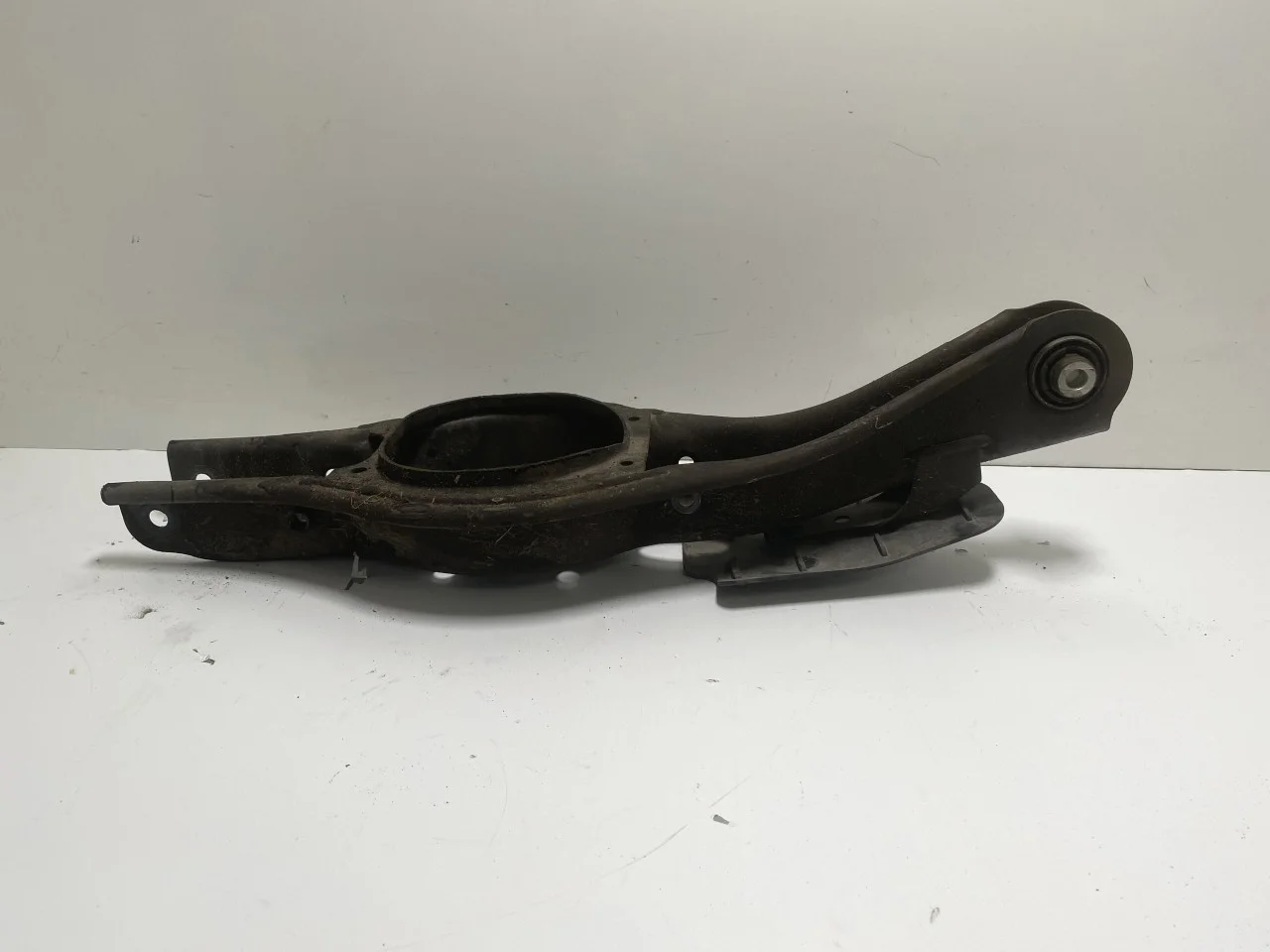 Control arm, rear right view 3