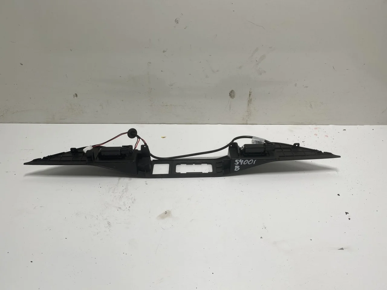 Mg MG4 EH32 2023- Tailgate exterior handle view 3