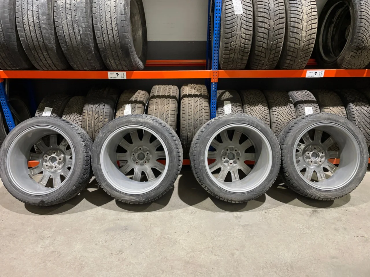 Porsche TAYCAN 2020- Winter tire with rim view 2
