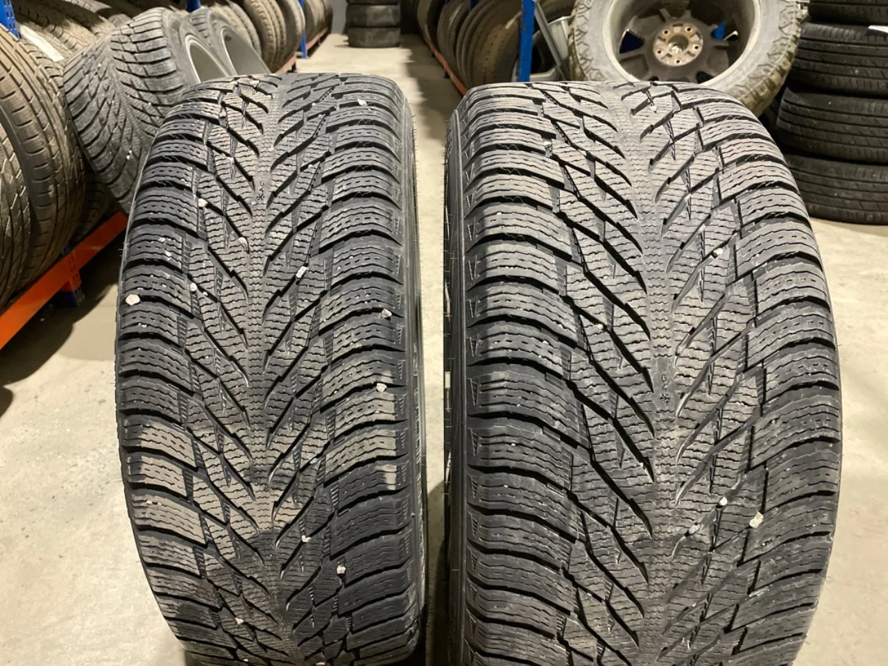 Porsche TAYCAN 2020- Winter tire with rim view 3