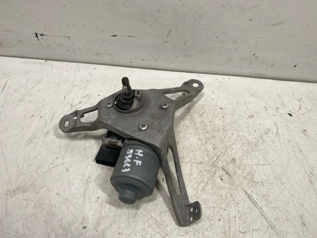 BMW I3 I01 2013-22 Ablaktörlő motor, szélvédő nézet 3