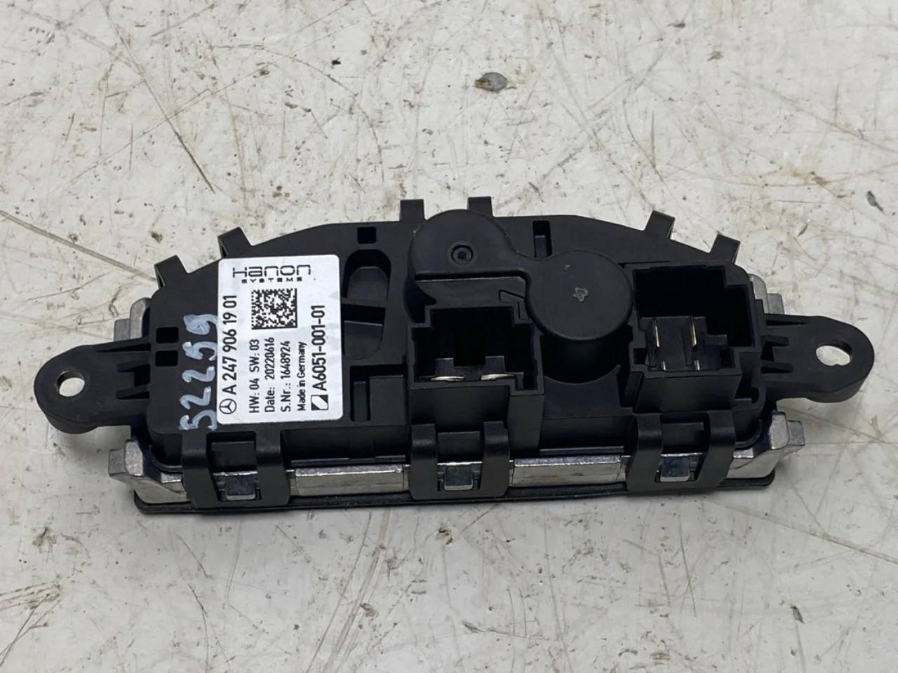 Mercedes EQB X243 2022- Fűtésventilátor előtét ellenállás nézet 2