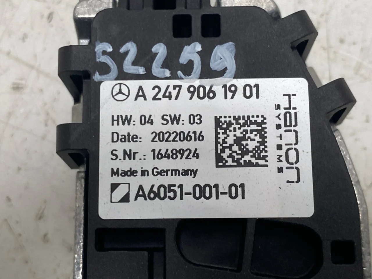Mercedes EQB X243 2022- Fűtésventilátor előtét ellenállás nézet 3