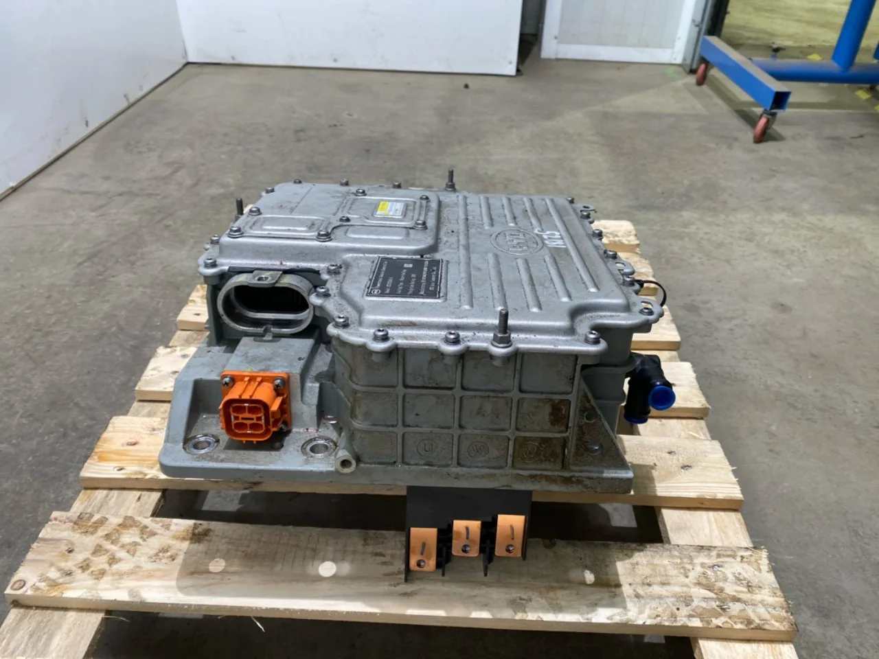 Byd ATTO 3 2022- Invertor, 12-220V vedere 2