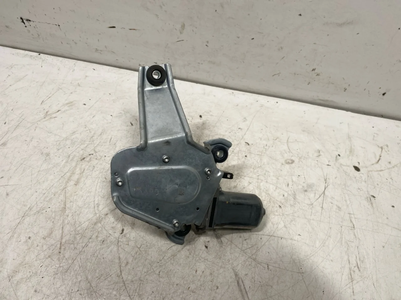 Fiat 500E 2020- Ablaktörlő motor, csomagtérajtó nézet 4
