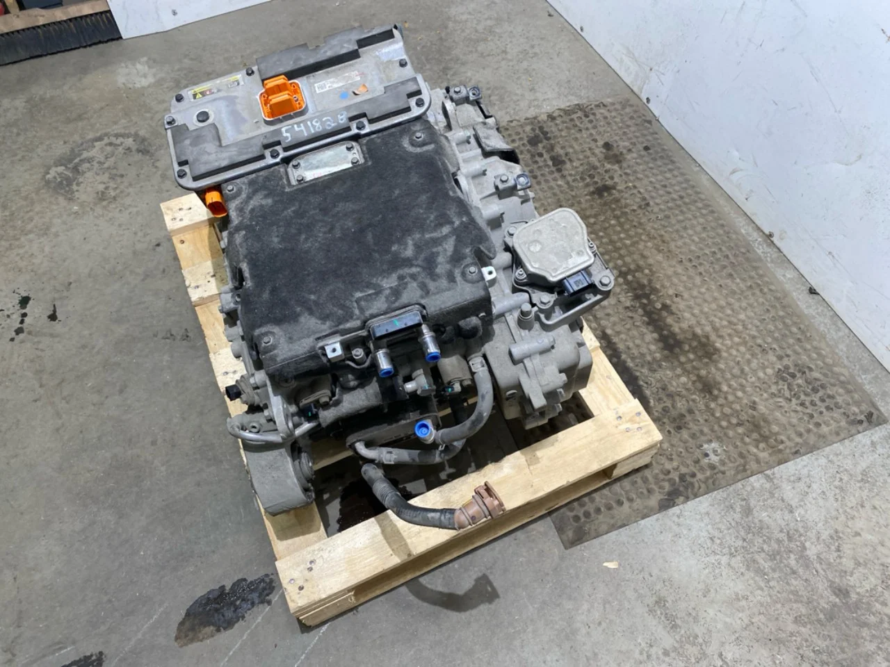 Elektromos motor, hátsó nézet 3