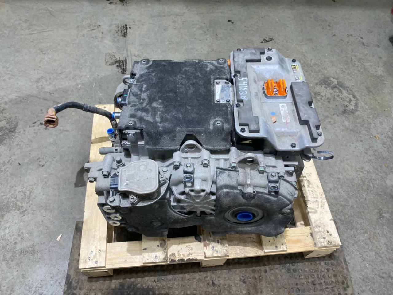 Elektromos motor, hátsó nézet 4