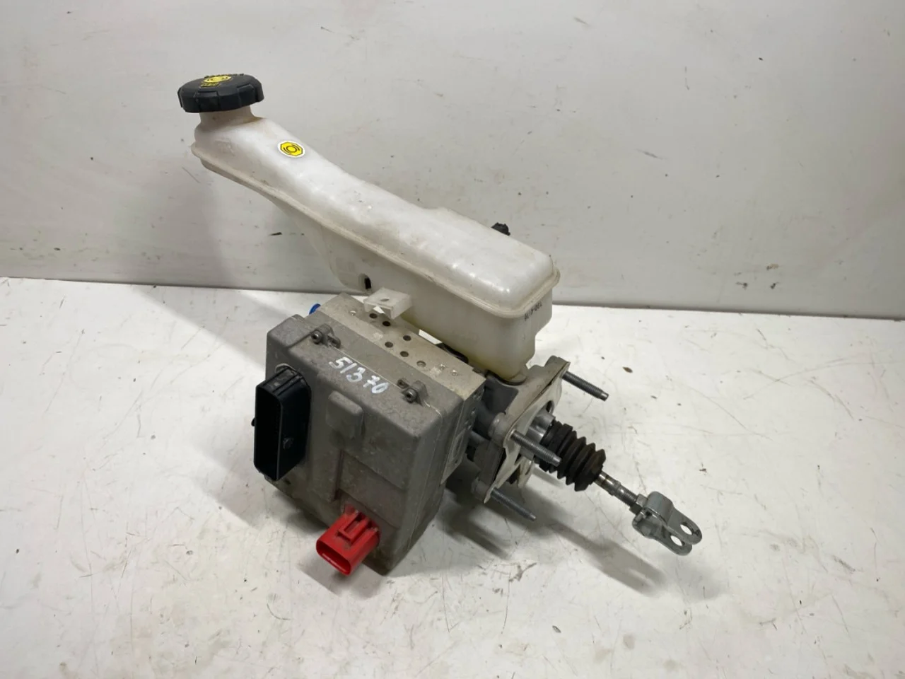 Hyundai KONA / ELECTRIC 2018-23 Brake booster view 2