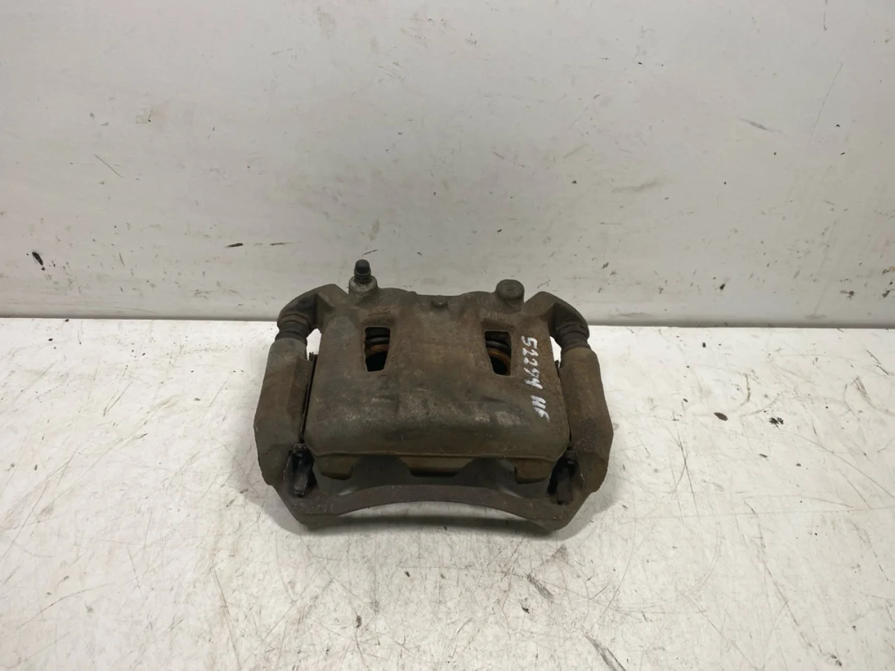 Nissan LEAF 2017-24 Front right brake caliper