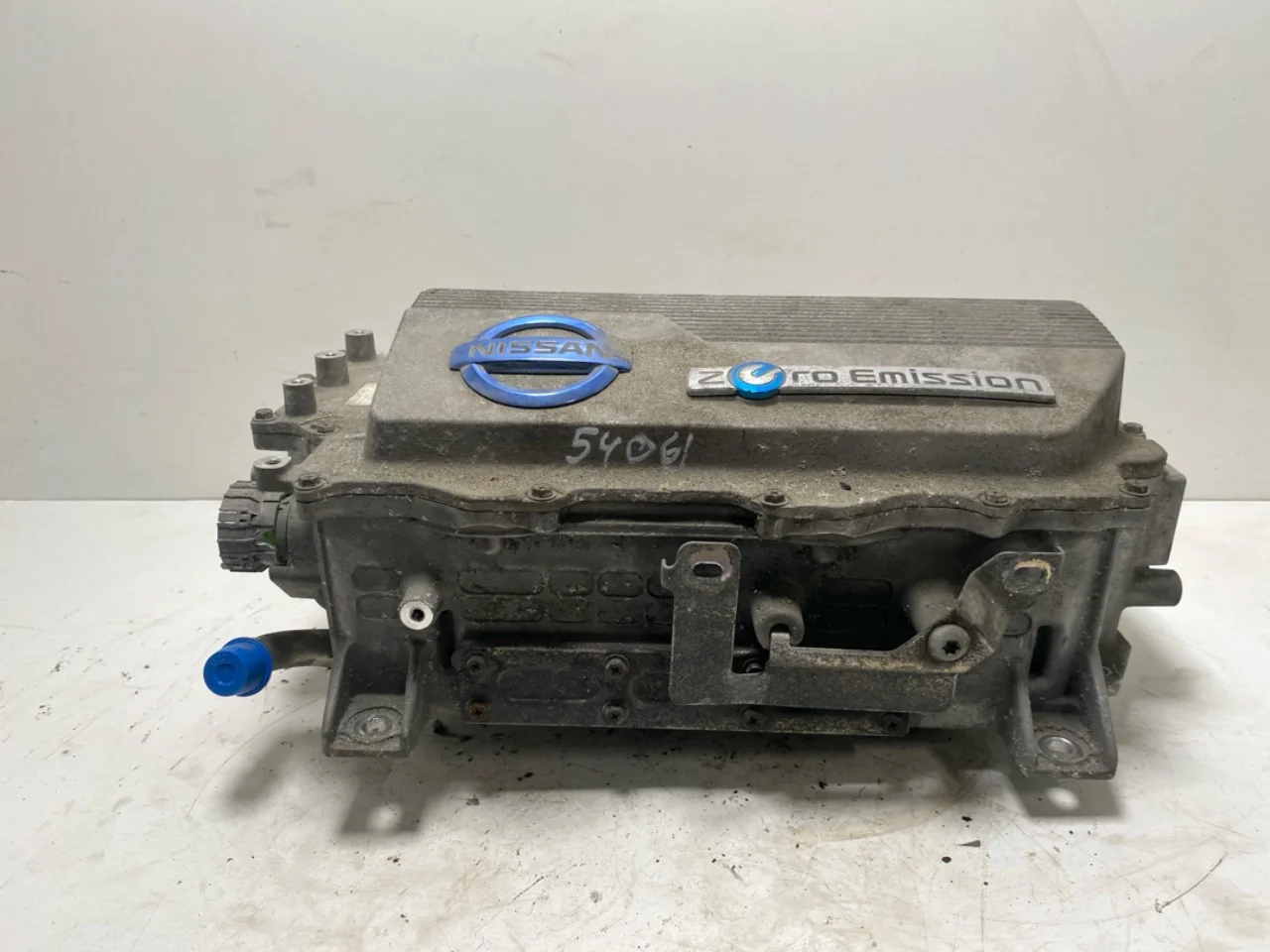 Nissan LEAF 2011-17 Inverter, 12-220V view 2