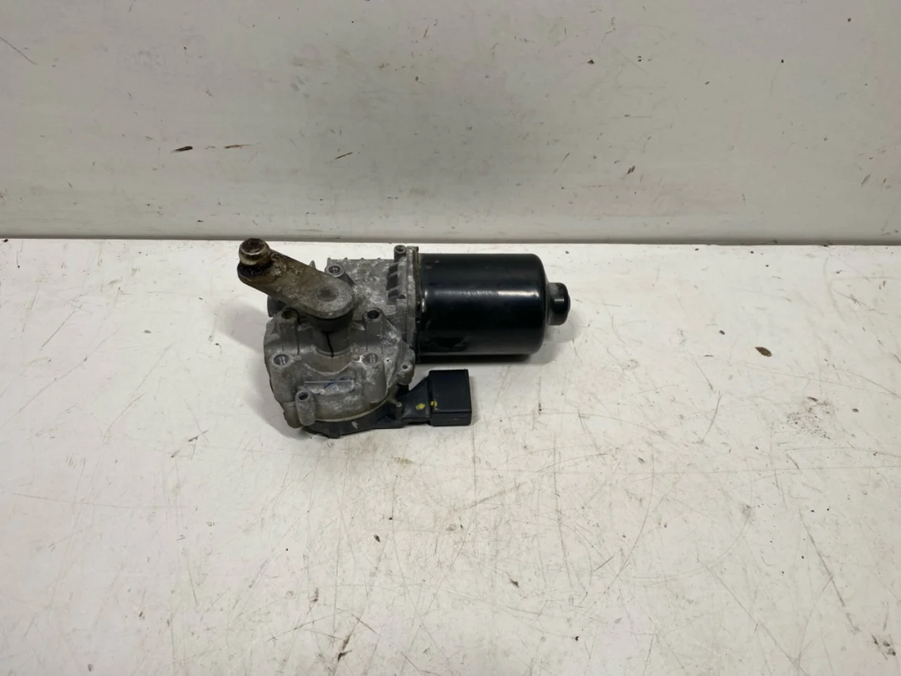 Tesla MODEL X 2016- Windshield wiper motor