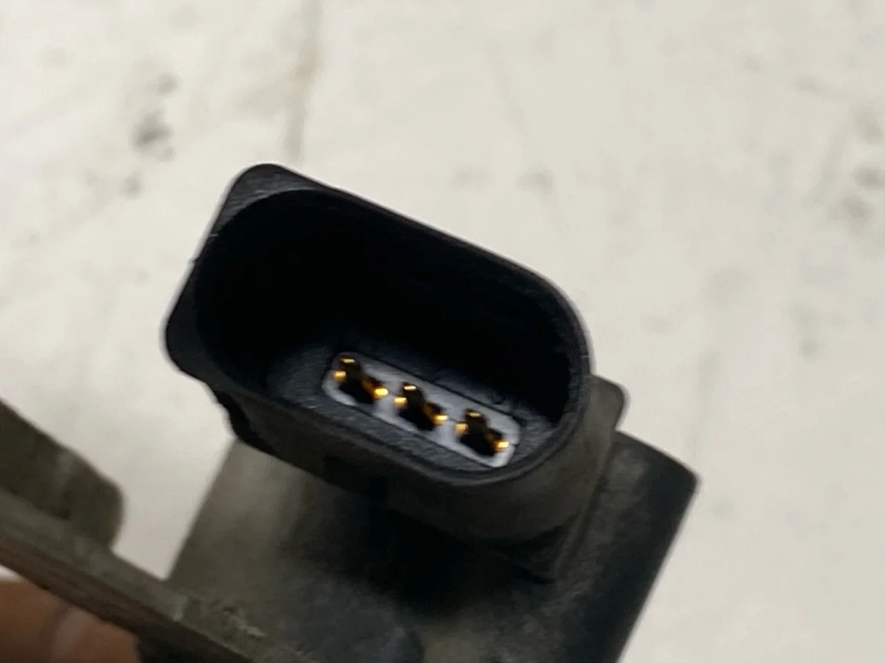 Tesla MODEL X 2016- Level control / air suspension sensor view 4