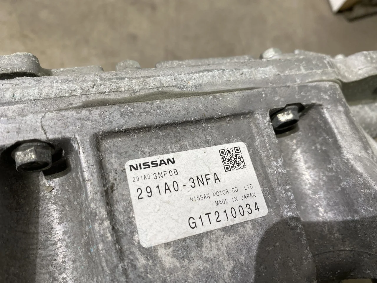 Nissan LEAF 2011-17 Inverter, 12-220V view 2