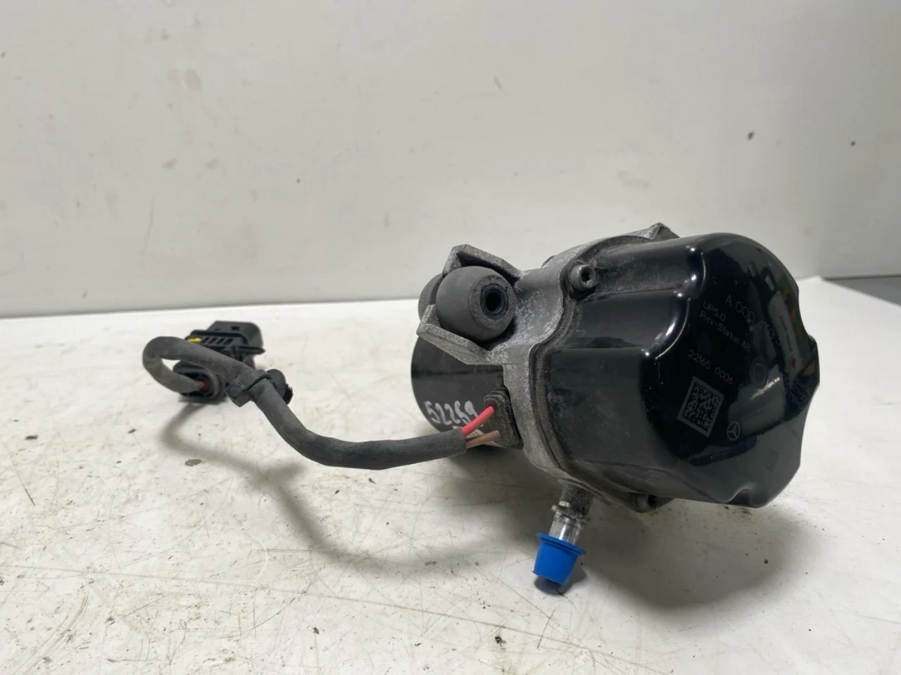 Mercedes EQB X243 2022- Vacuum pump view 2