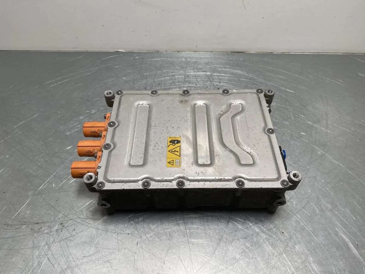 Mercedes EQB X243 2022- Invertor, 12-220V