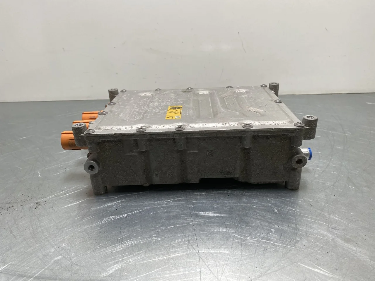 Mercedes EQB X243 2022- Invertor, 12-220V vedere 2