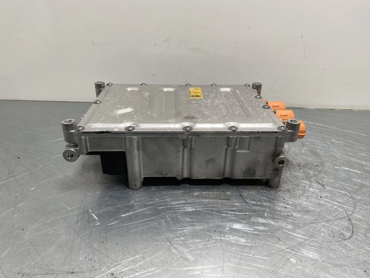 Mercedes EQB X243 2022- Invertor, 12-220V vedere 4