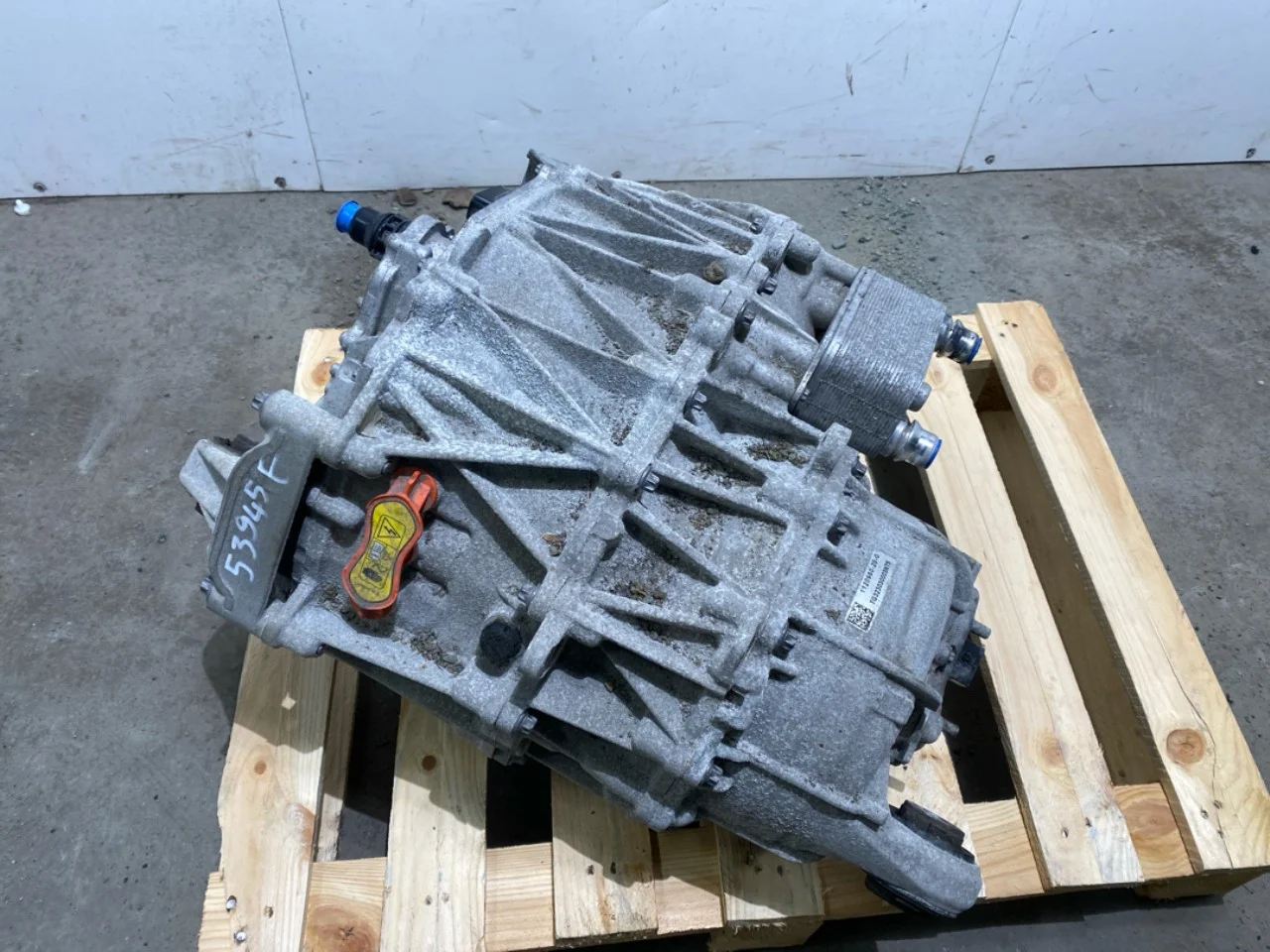 Tesla MODEL Y 2021- Elektromos motor, első