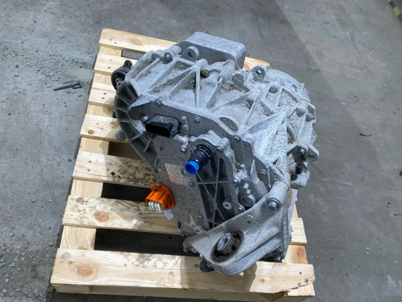 Tesla MODEL Y 2021- Front electric motor view 2