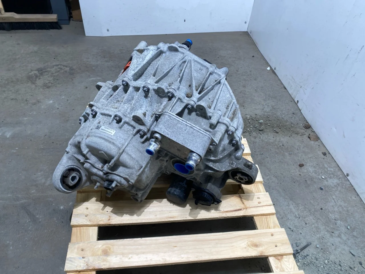 Tesla MODEL Y 2021- Front electric motor view 3