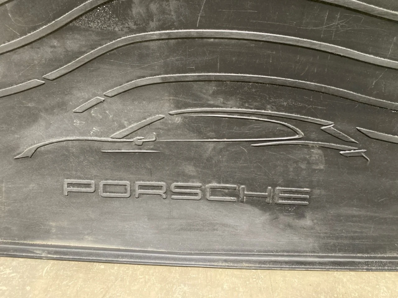 Porsche TAYCAN 2020- Raktérvédő szőnyeg / borítás nézet 2