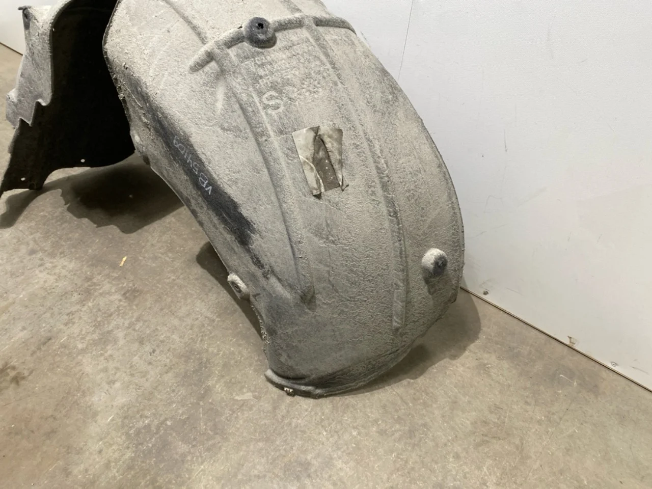Porsche TAYCAN 2020- Inner fender liner view 3