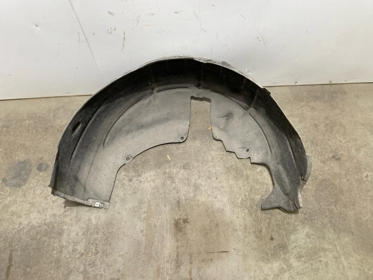 Porsche TAYCAN 2020- Inner fender liner view 4