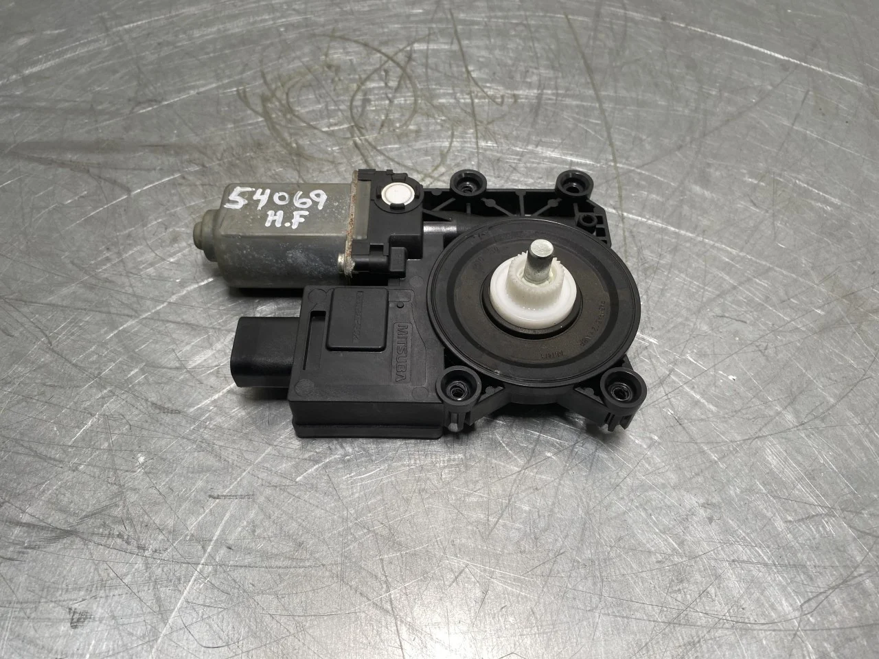 BMW I4 G26 2021-> Ablakemelő motor