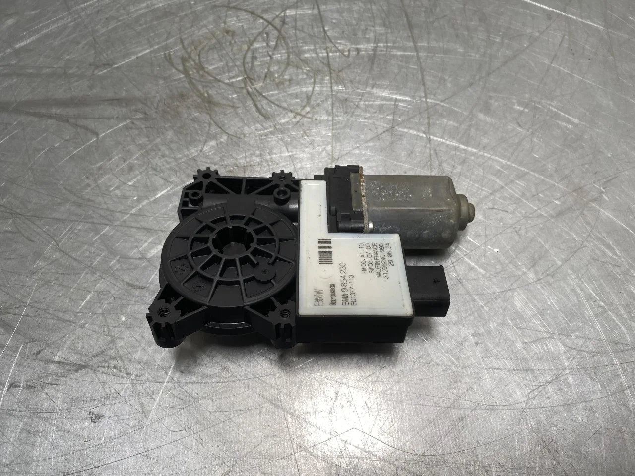 BMW I4 G26 2021-> Ablakemelő motor nézet 3