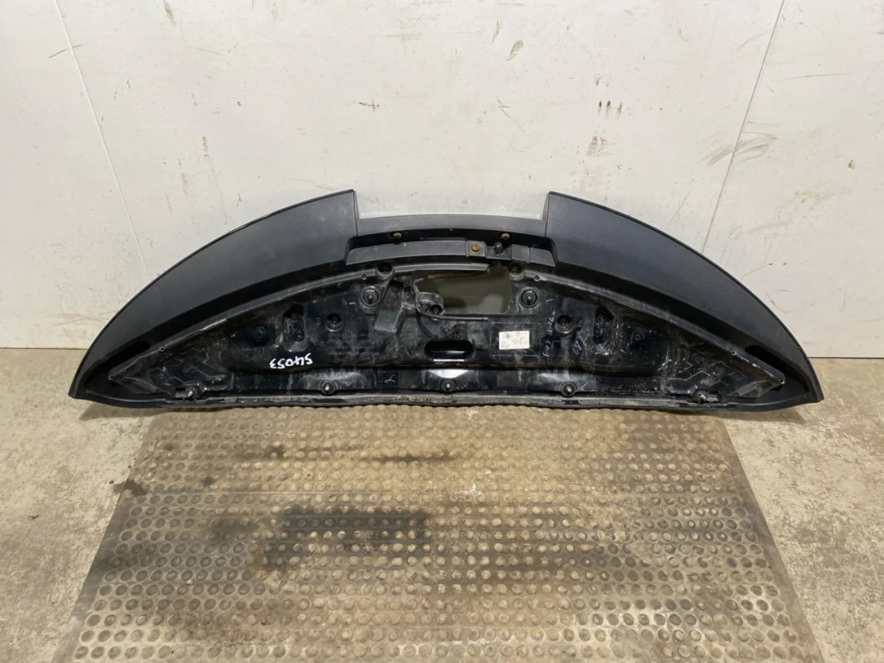 Nissan LEAF 2011-17 Spoiler, tailgate view 3