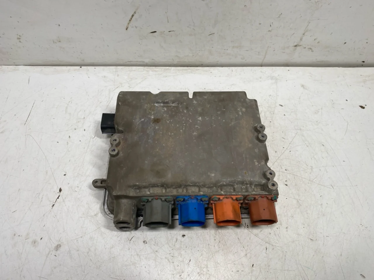 Tesla MODEL S 2013- Electrical, other view 4