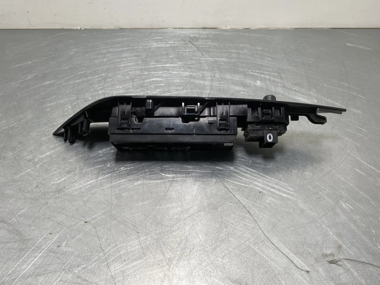Nissan LEAF 2011-17 Ablakemelő kapcsoló nézet 2