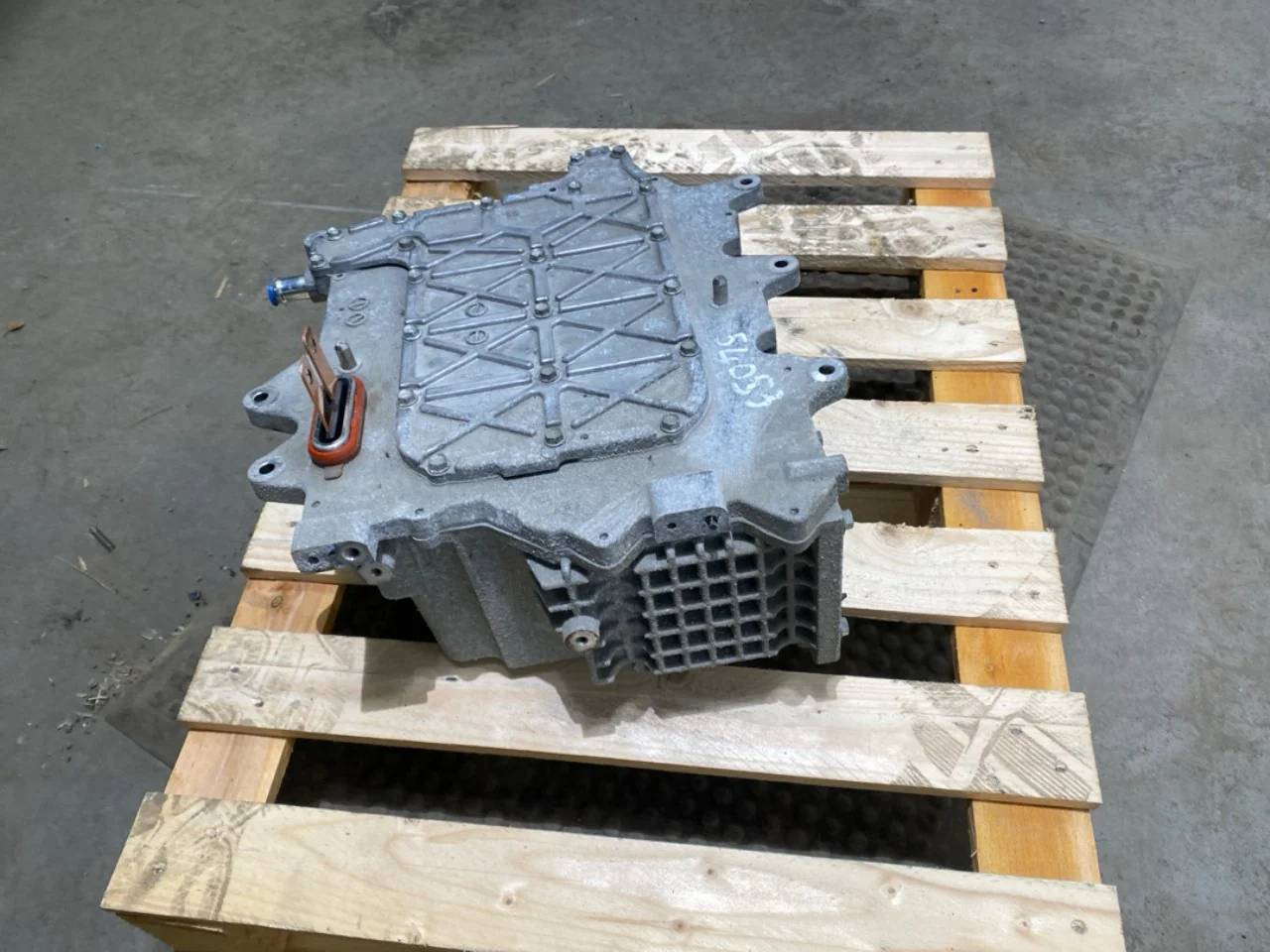 Nissan LEAF 2011-17 Invertor, 12-220V vedere 3