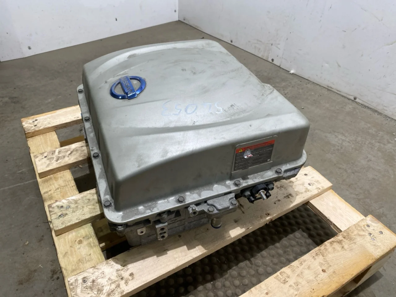 Nissan LEAF 2011-17 Battery charger view 2