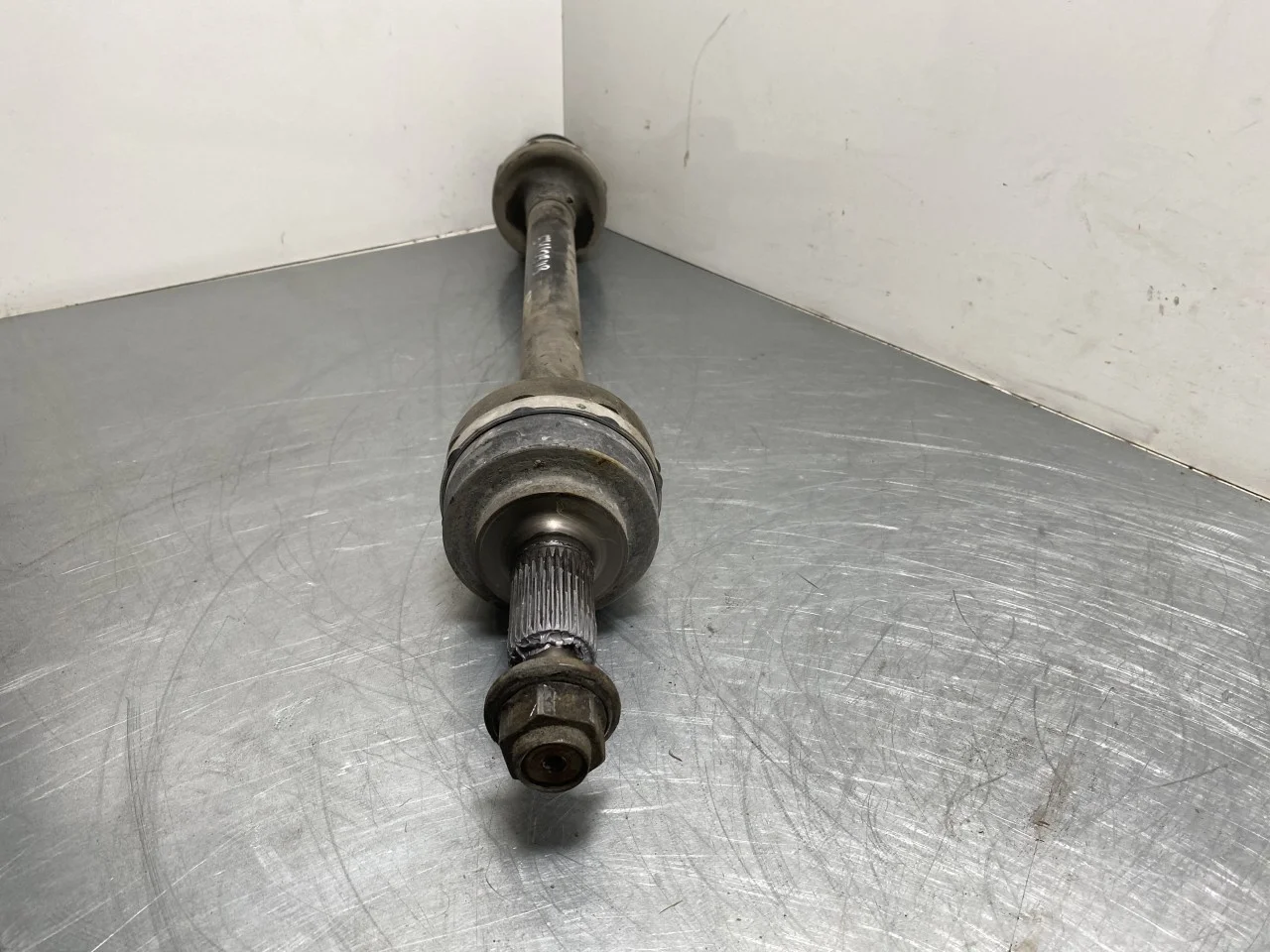 Porsche TAYCAN 2020- Rear left driveshaft view 2