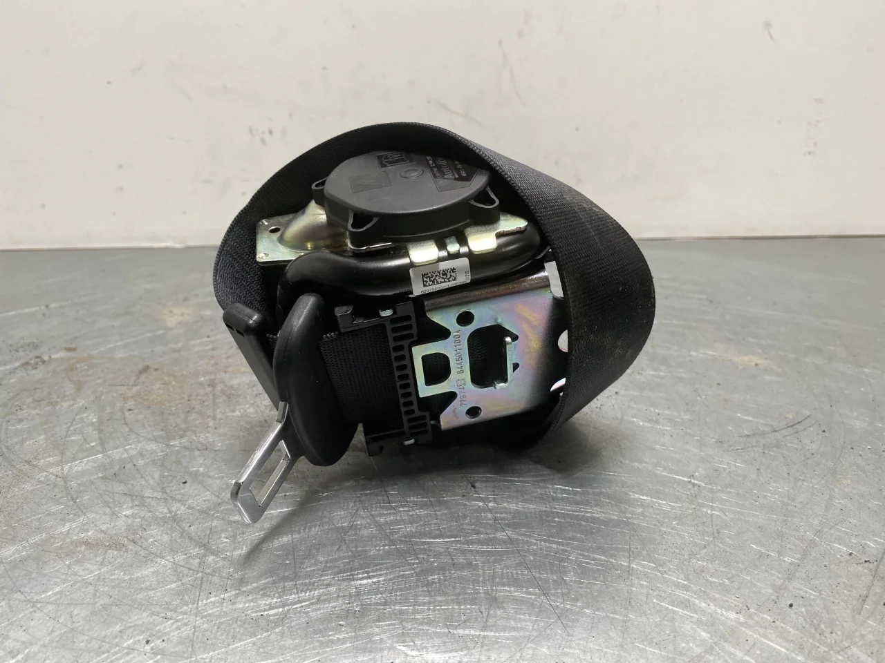 Porsche TAYCAN 2020- Rear right seat belt view 4