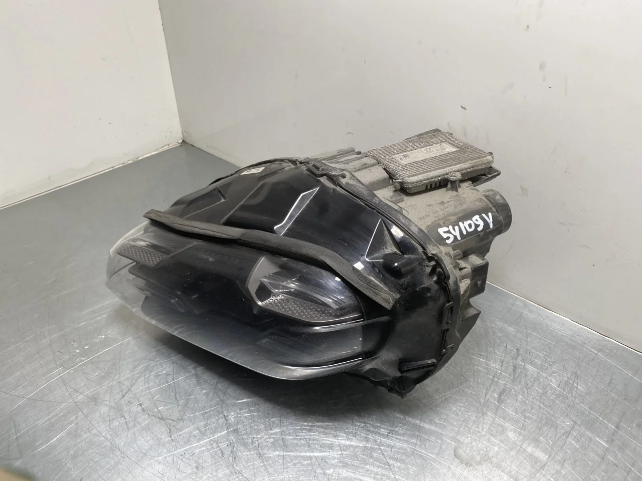 Porsche TAYCAN 2020- Fényszóró, bal nézet 2