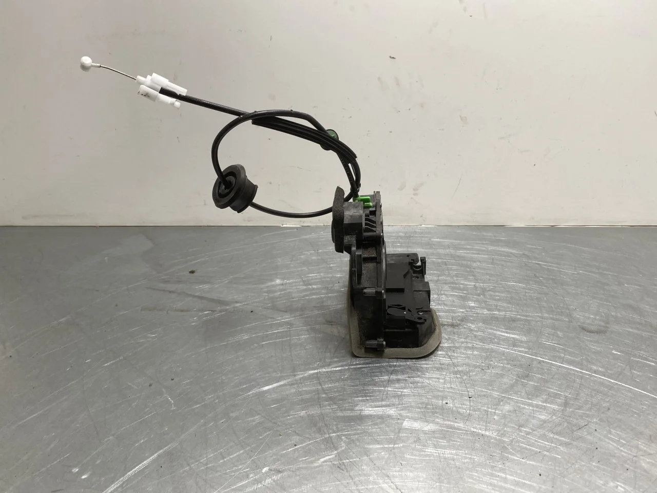 Porsche TAYCAN 2020- Door lock housing view 2