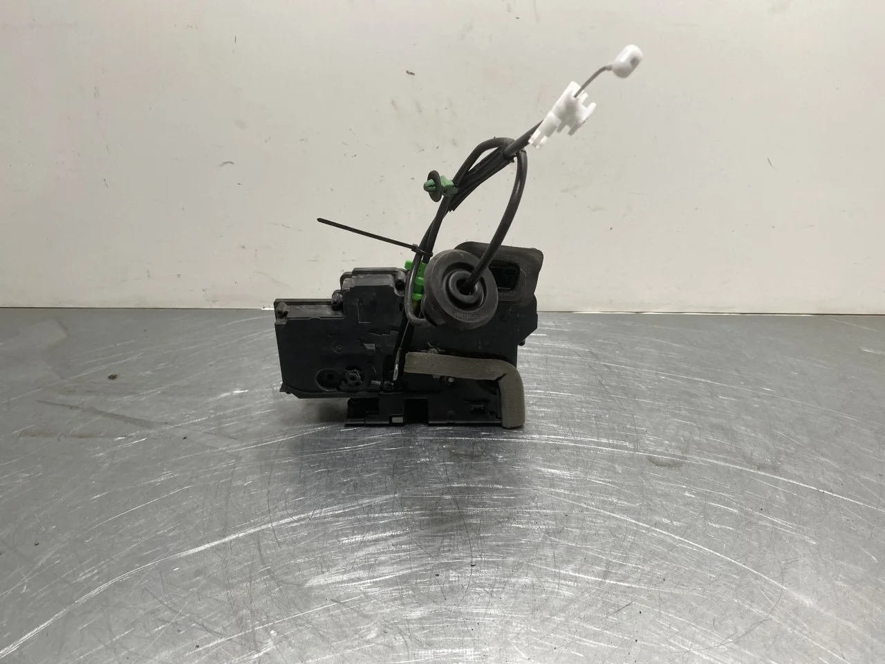 Porsche TAYCAN 2020- Door lock housing view 3