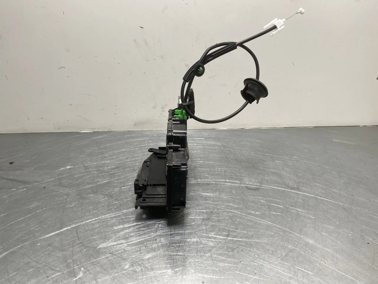 Porsche TAYCAN 2020- Door lock housing view 4