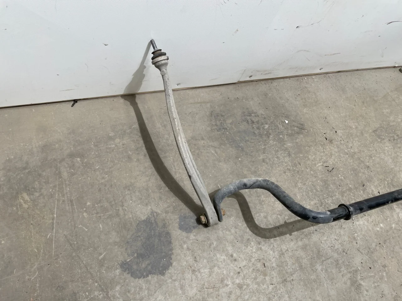 Porsche TAYCAN 2020- Front stabilizer bar view 2
