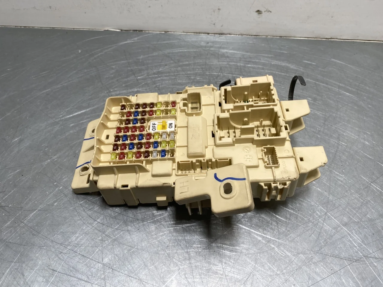 Kia SOUL 2009- Biztosítékdoboz / elektromos központ