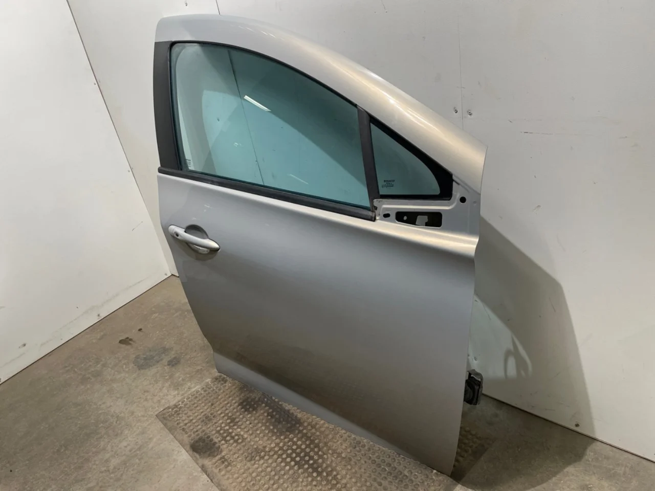 Renault ZOE/E- TECH 2013--> Ajtó, 4 ajtós, első, jobb nézet 3