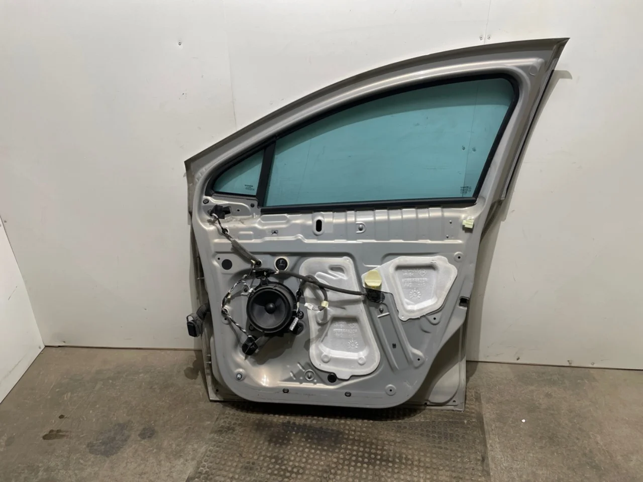 Renault ZOE/E- TECH 2013--> Ajtó, 4 ajtós, első, jobb nézet 4