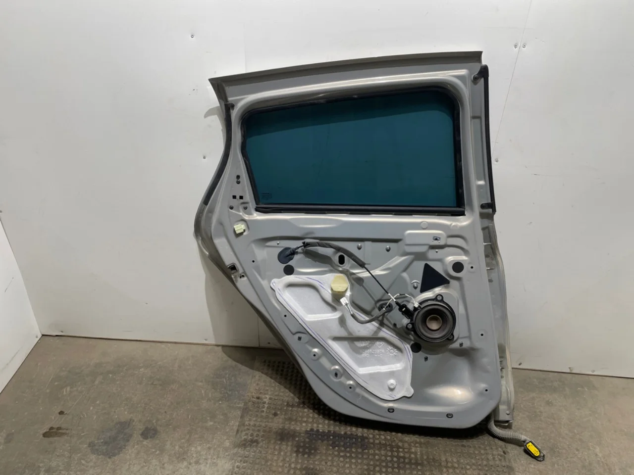 Renault ZOE/E- TECH 2013--> Ajtó, 4 ajtós, hátsó, bal nézet 2