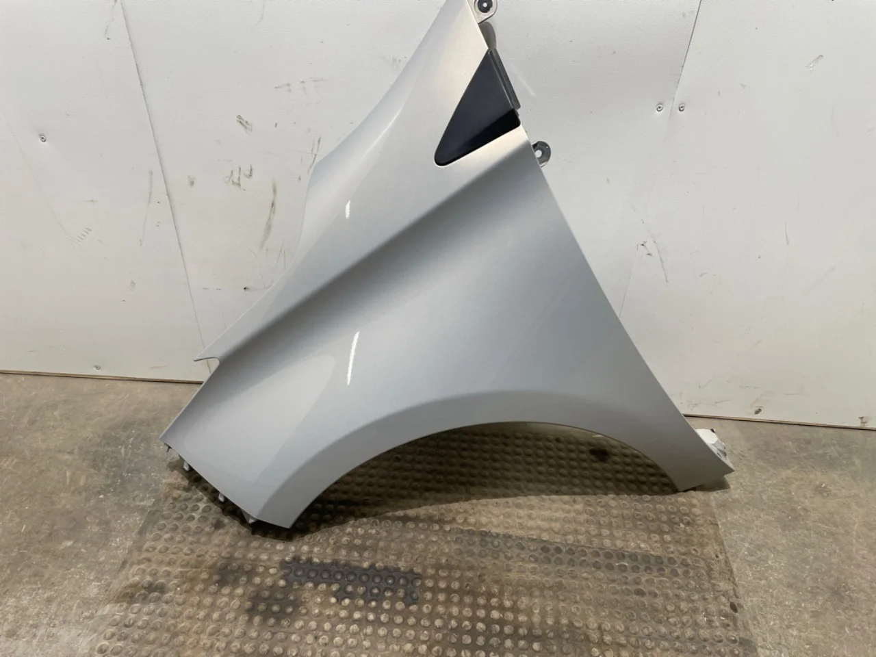 Renault ZOE/E- TECH 2013--> Front left fender