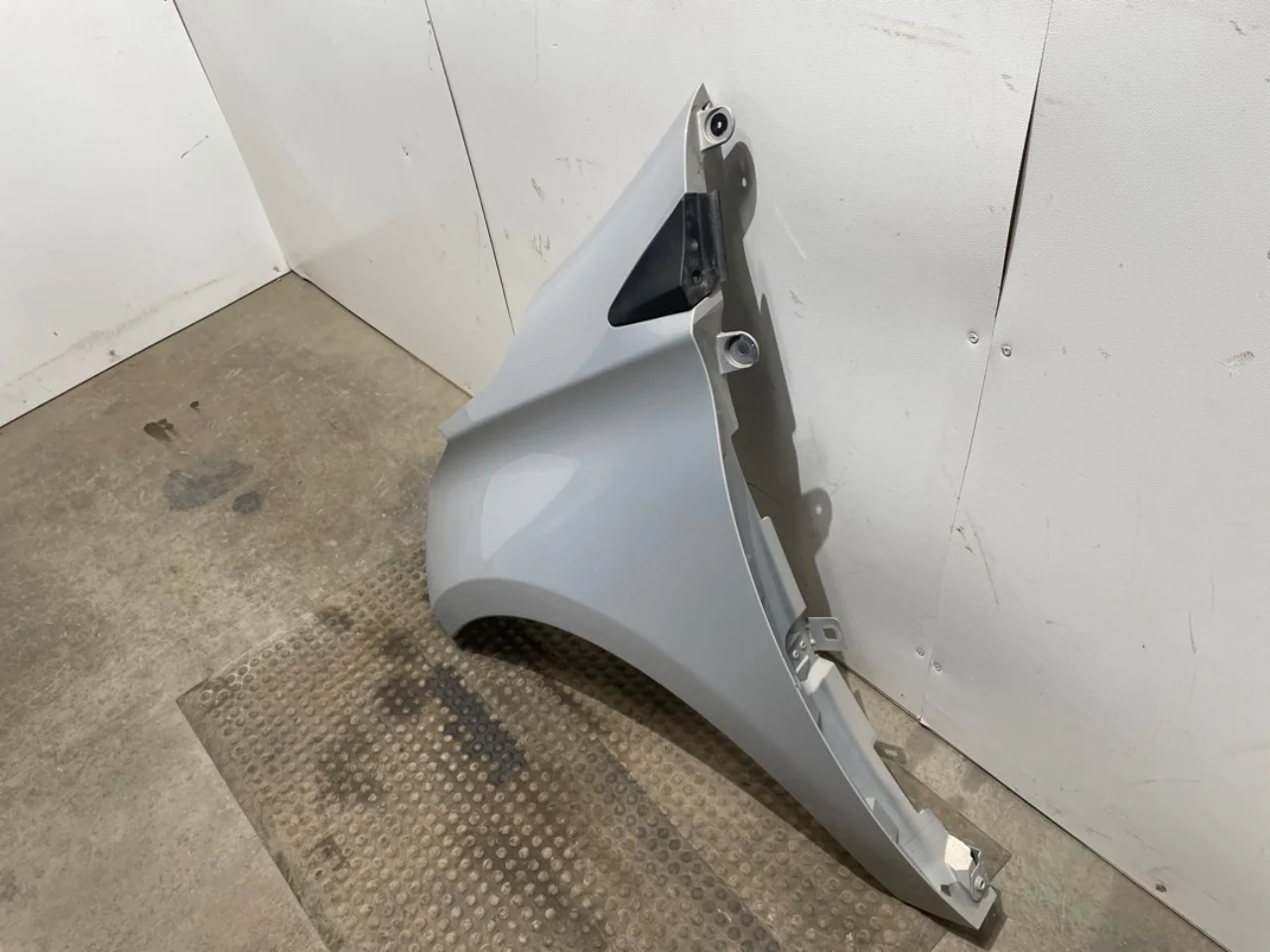 Renault ZOE/E- TECH 2013--> Front left fender view 3