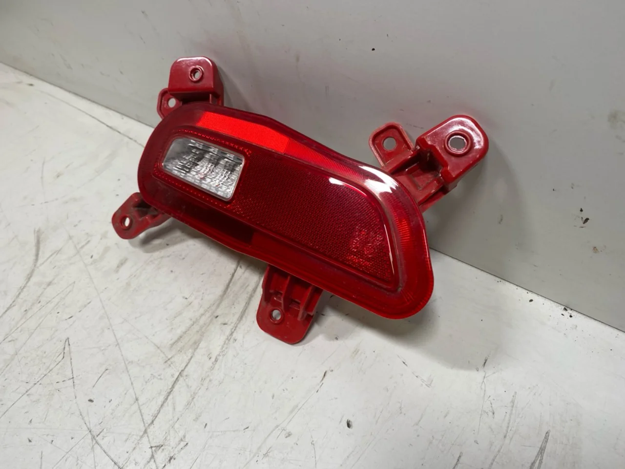Kia NIRO SG2 2023- Left tail light view 2