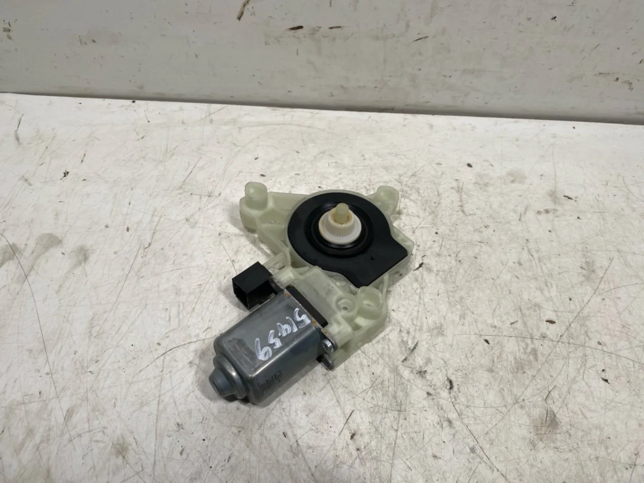 Volkswagen ID.3 2021- Window regulator motor view 2
